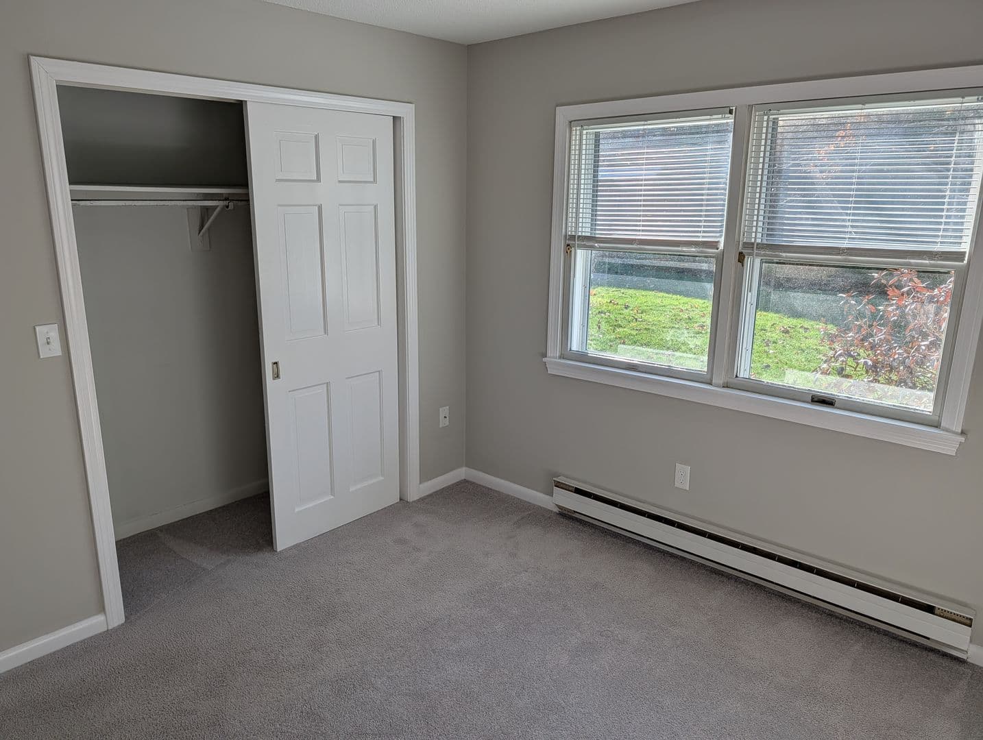 Rockland Apartment: 172 Camden St.