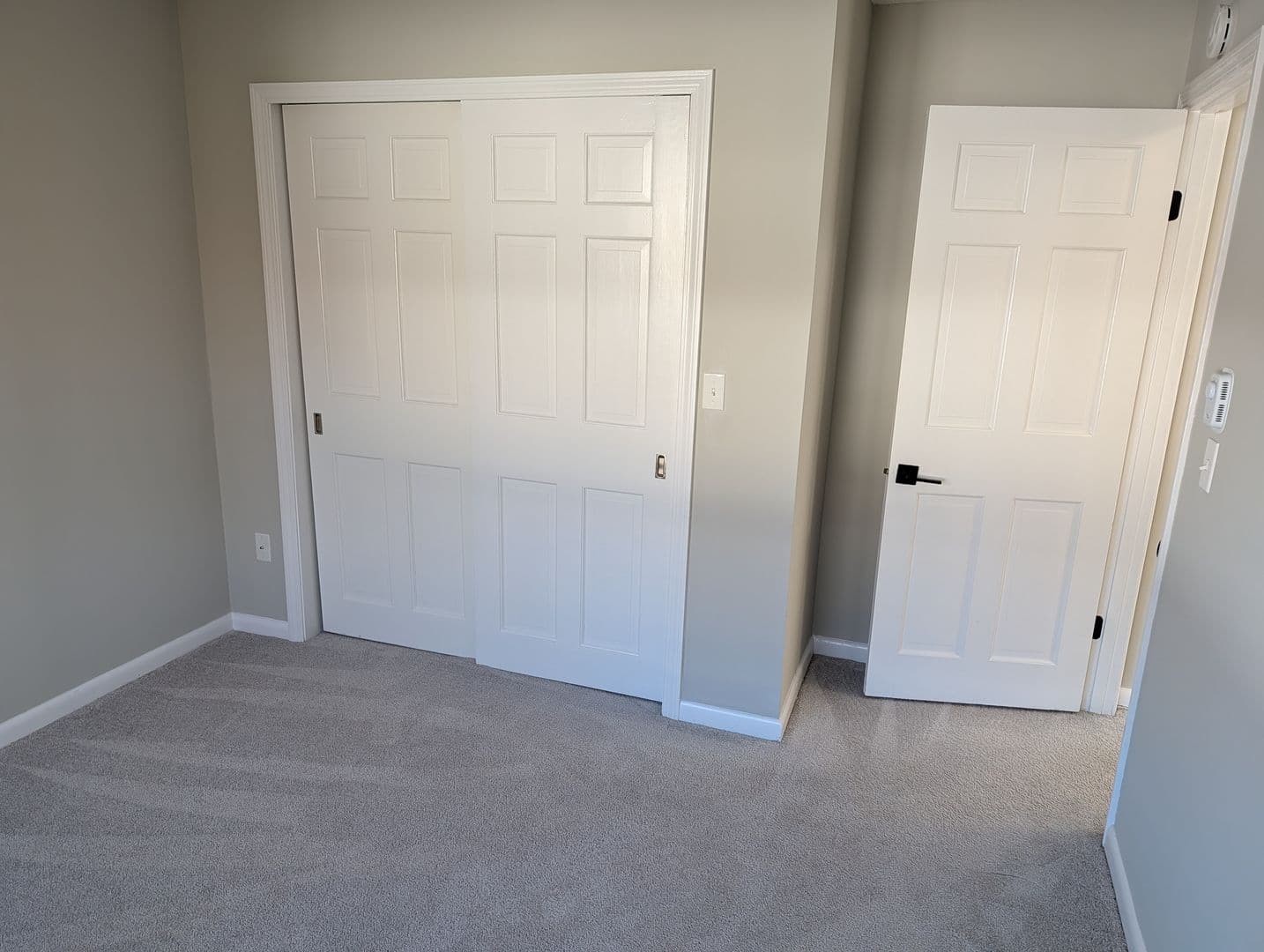 Rockland Apartment: 172 Camden St.