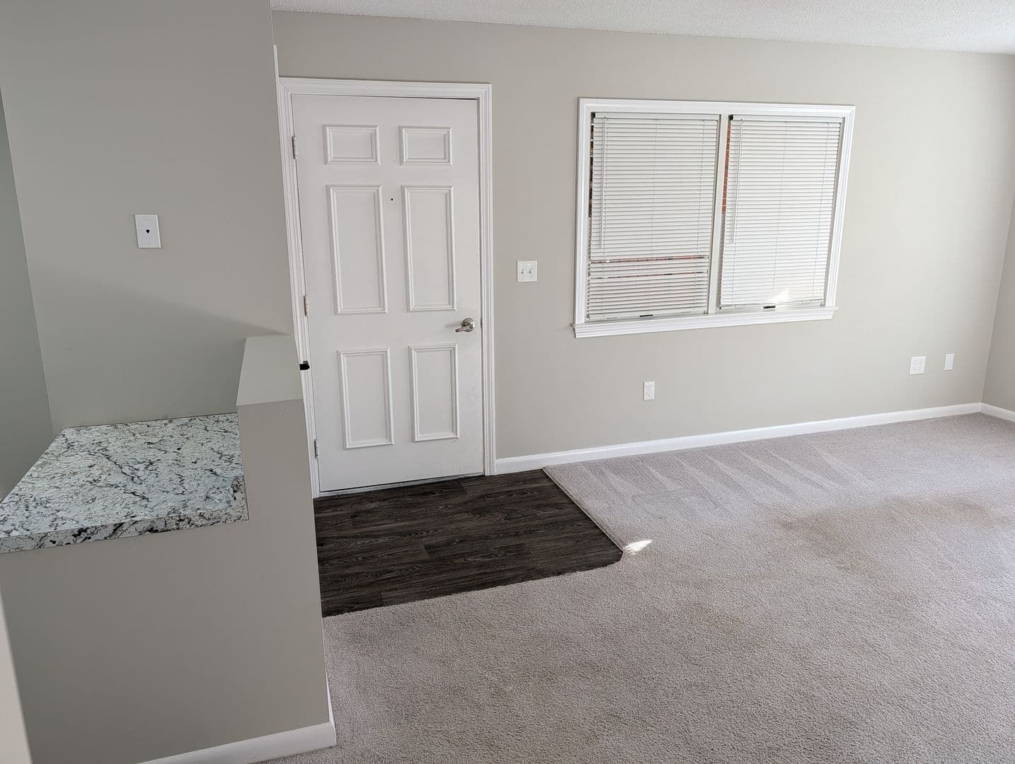 Rockland Apartment: 172 Camden St.
