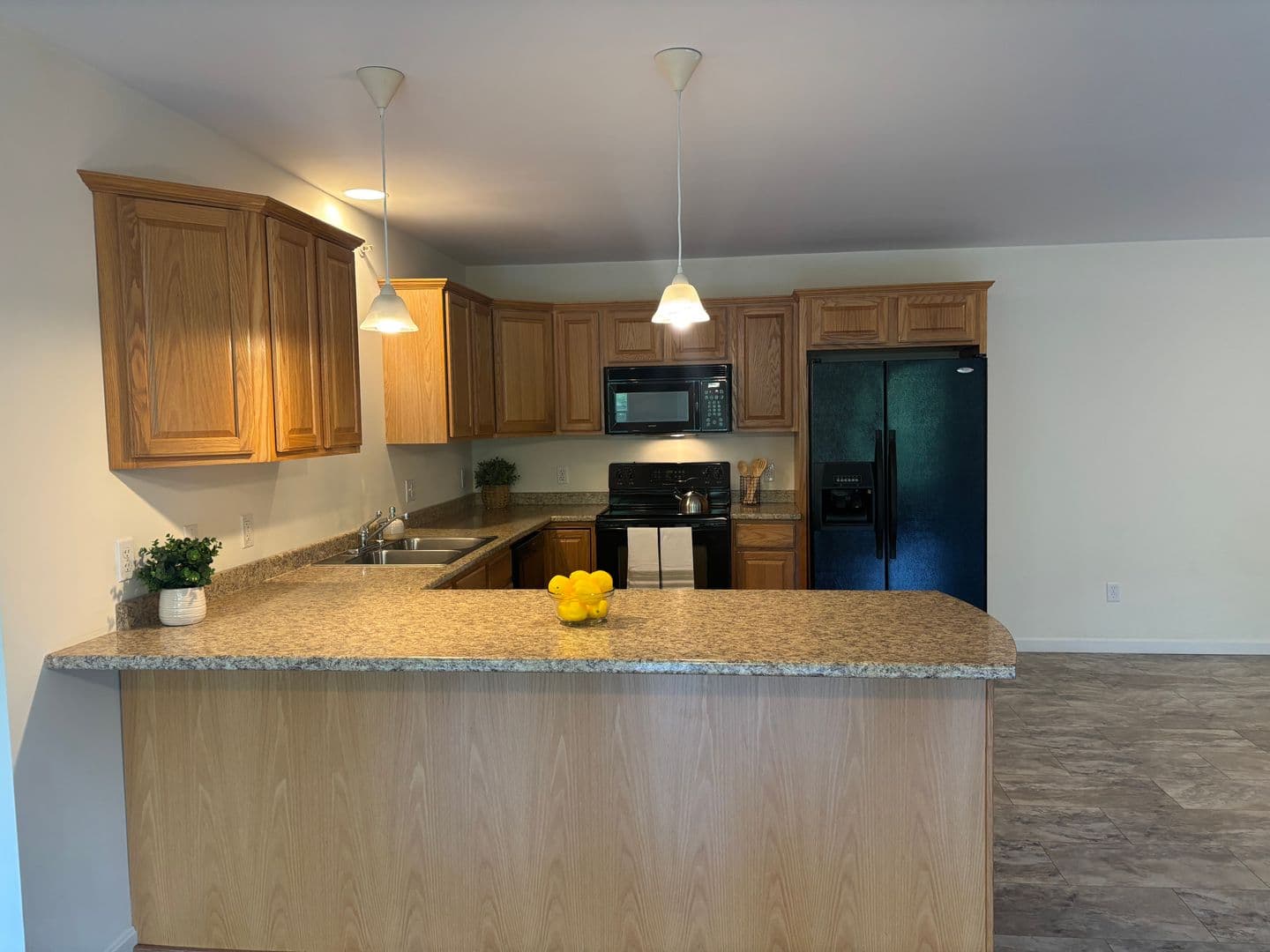 Augusta Apartment: 4 Commonwealth Drive