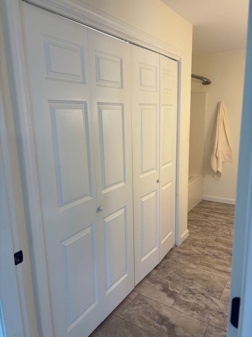 Augusta Apartment: 4 Commonwealth Drive