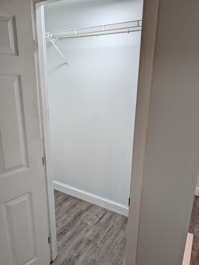 Augusta Apartment: 5-10 Hummingbird Circle