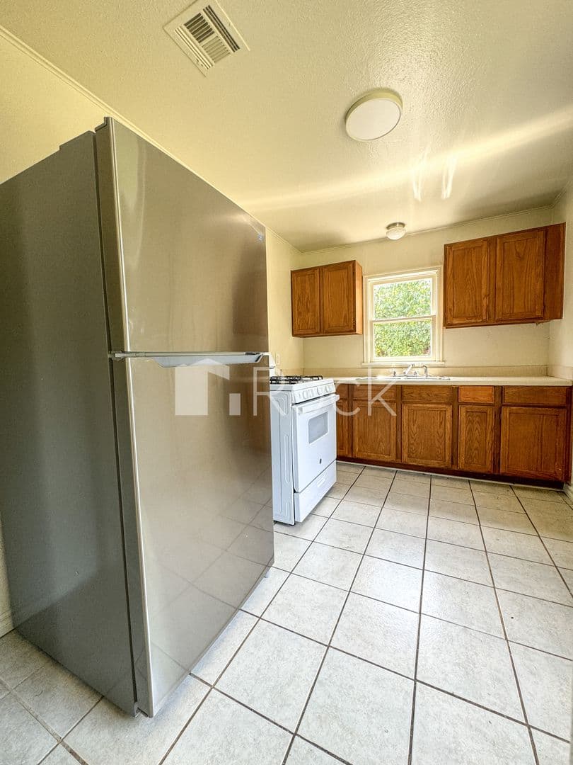 Del City House: 3725 SE 24th St.