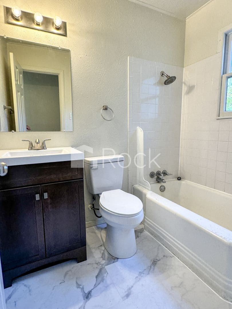 Del City House: 3725 SE 24th St.