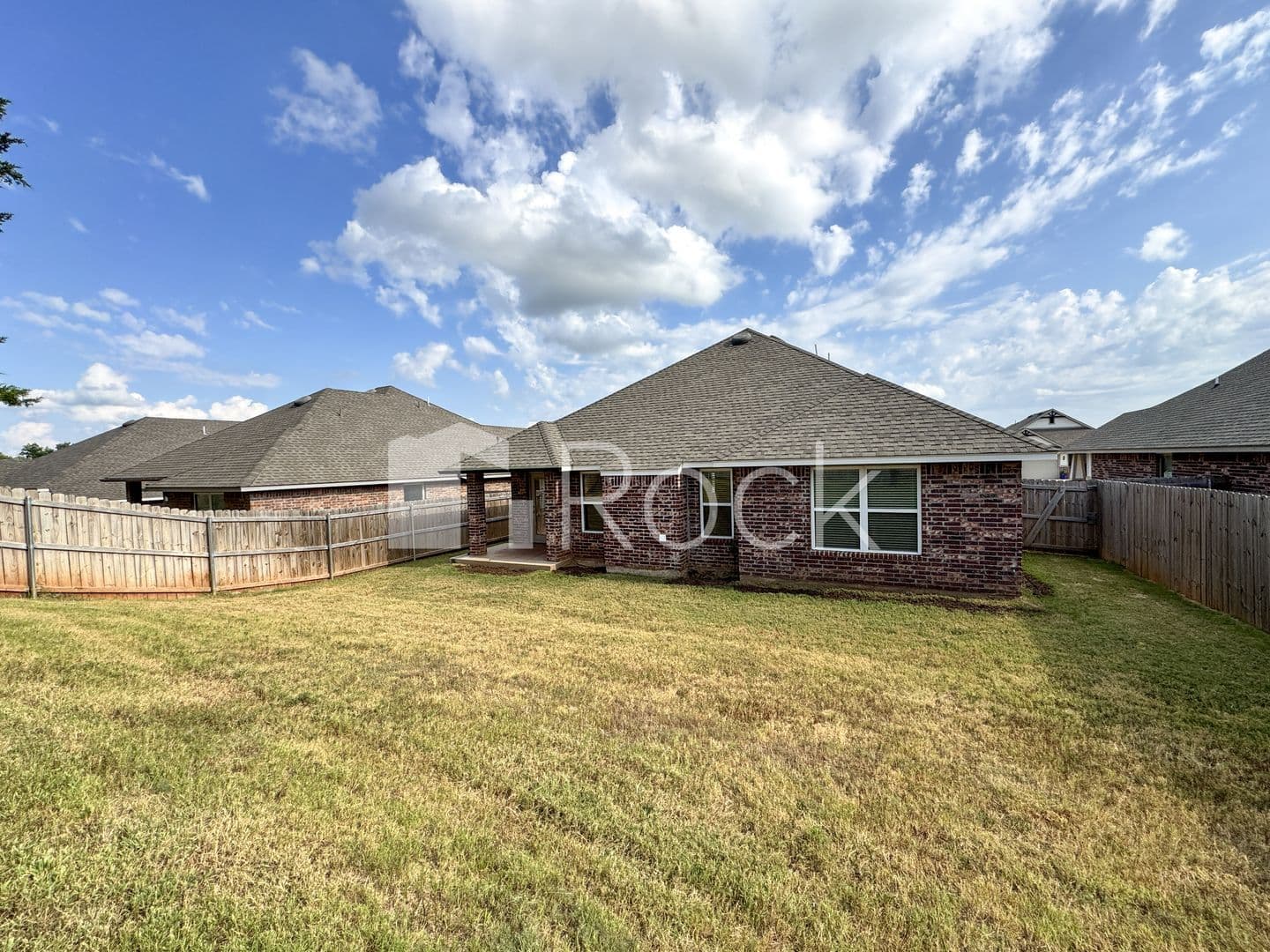 Noble House: 1113 Magnolia Drive