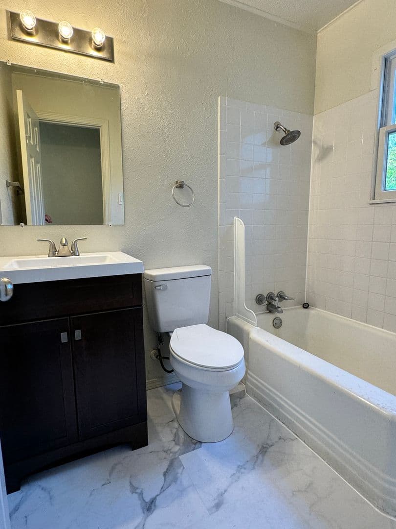 Del City House: 3725 SE 24th St.