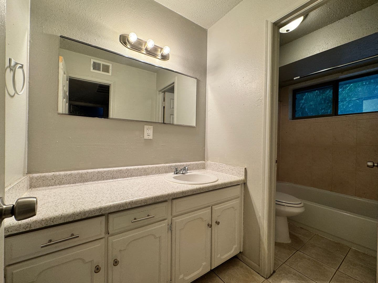 Oklahoma City Apartment: 7413 Melrose Lane