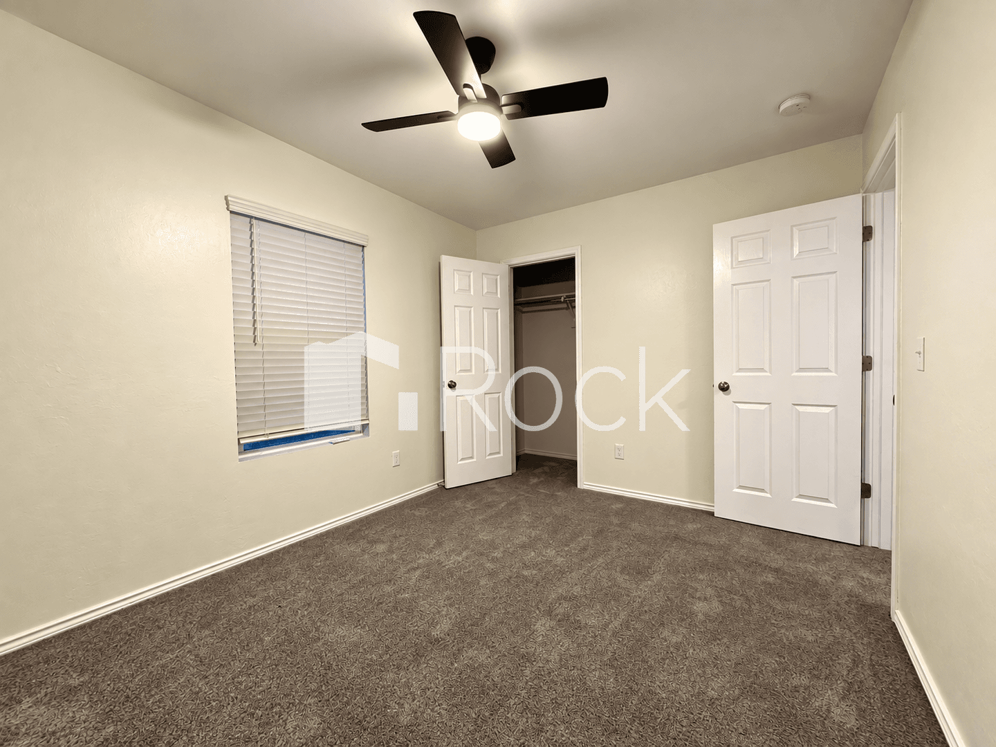 Newcastle House: 321 Karlee Ln