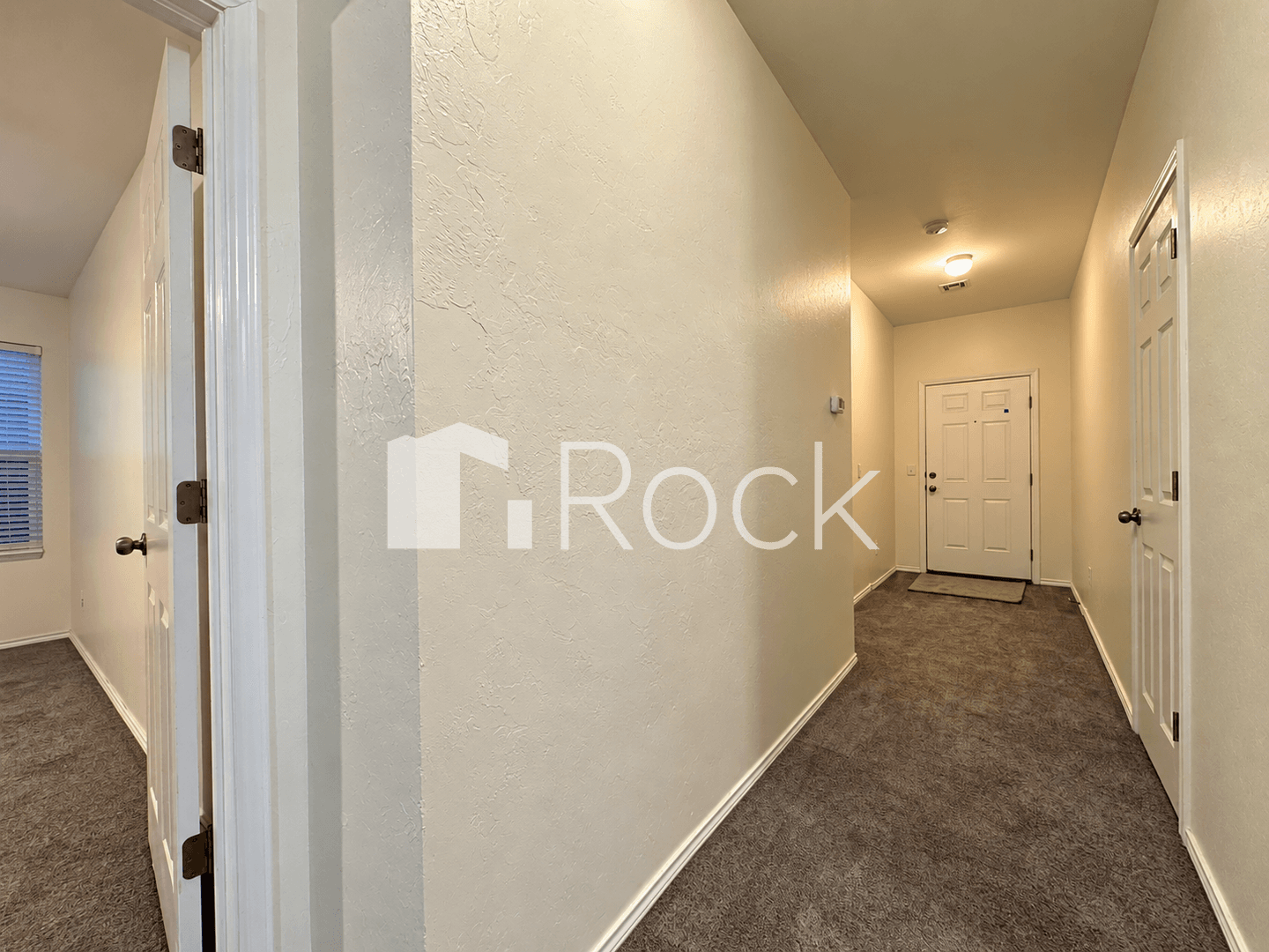Newcastle House: 321 Karlee Ln