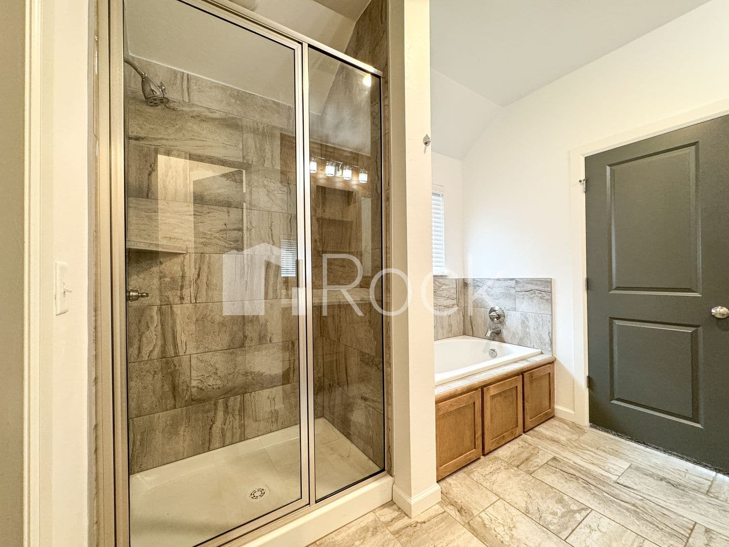 Noble House: 1113 Magnolia Drive