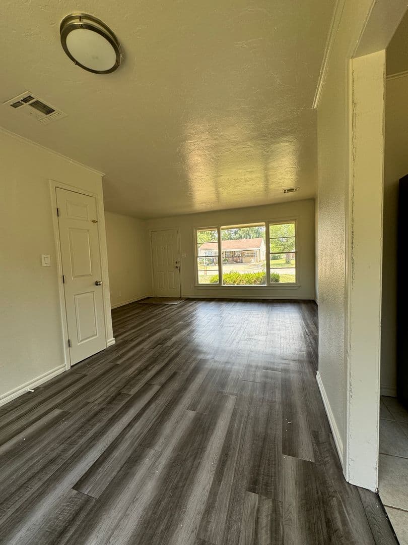 Del City House: 3725 SE 24th St.
