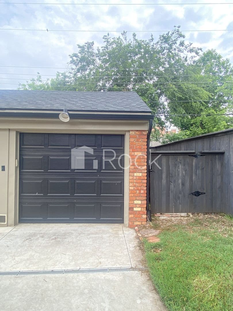 Oklahoma City House: 3308 NW 60th St