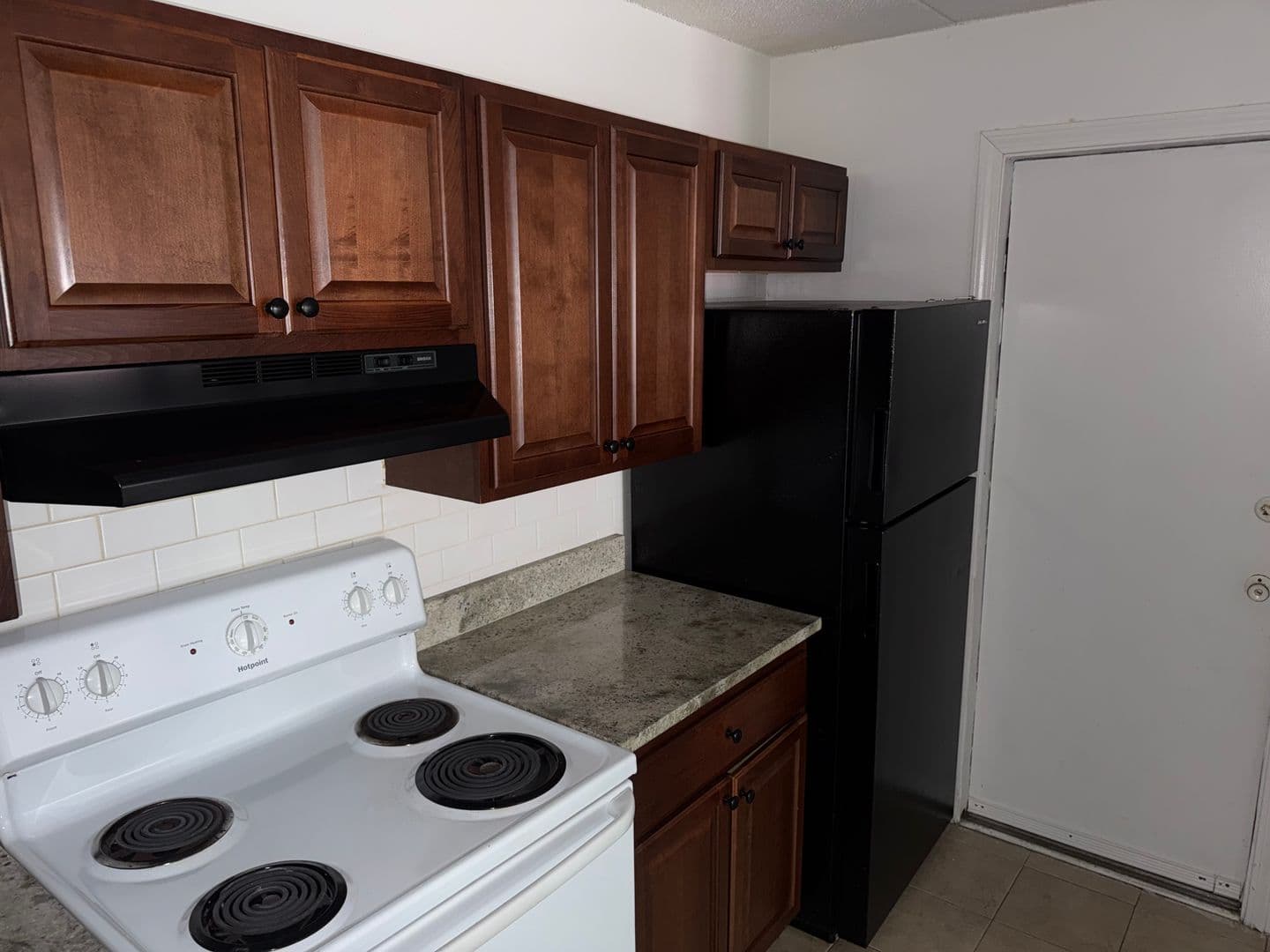 Framingham Apartment: 258 Union Avenue