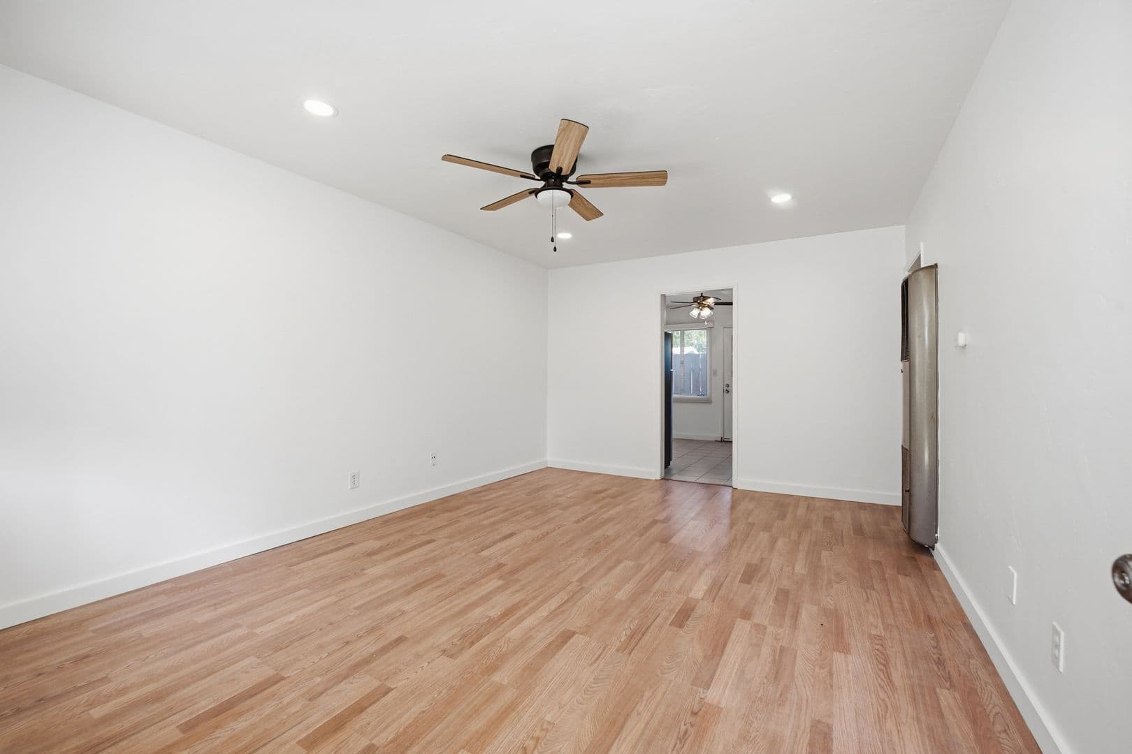San Diego Apartment: 4474 Hamilton St
