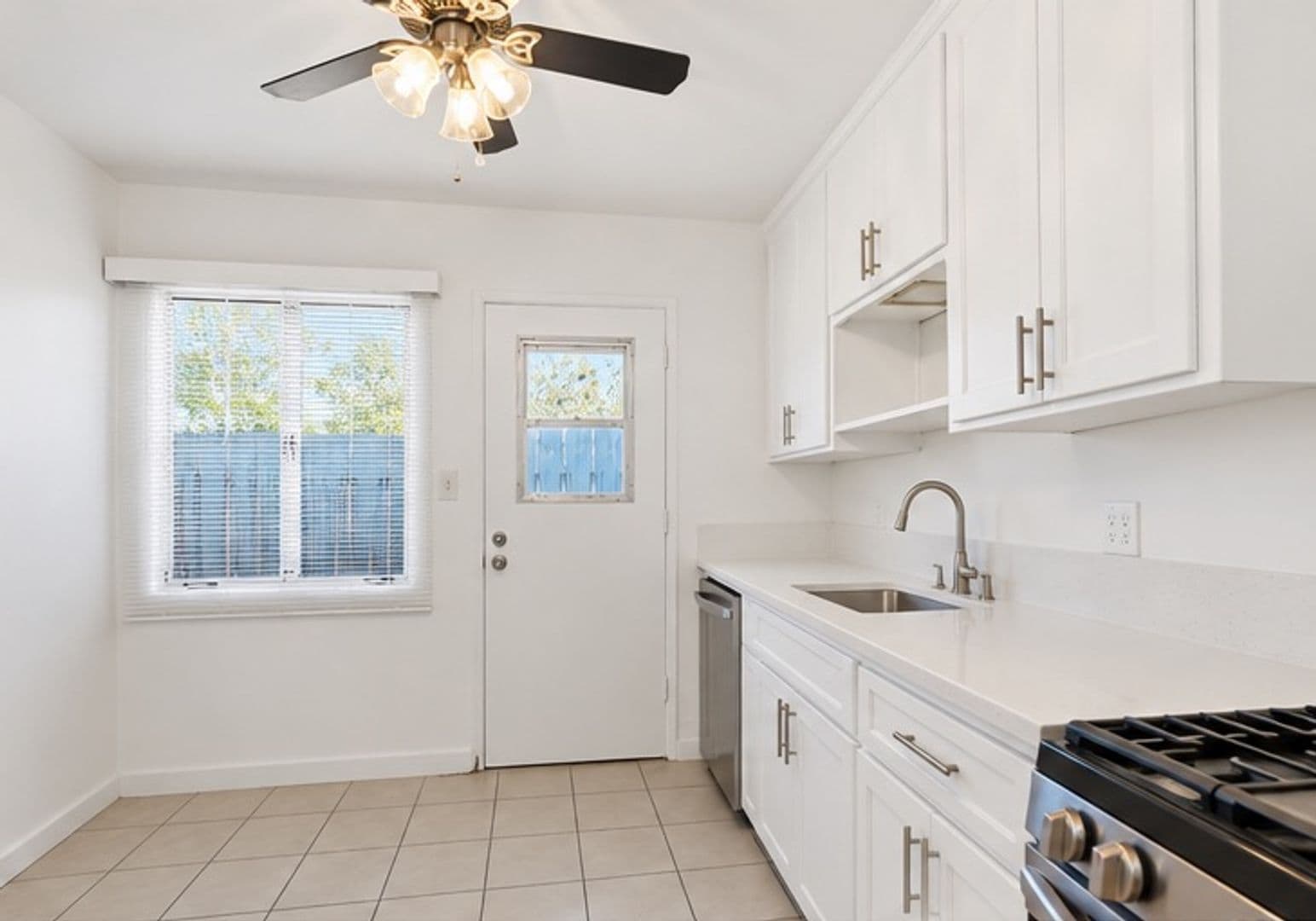 San Diego Apartment: 4474 Hamilton St