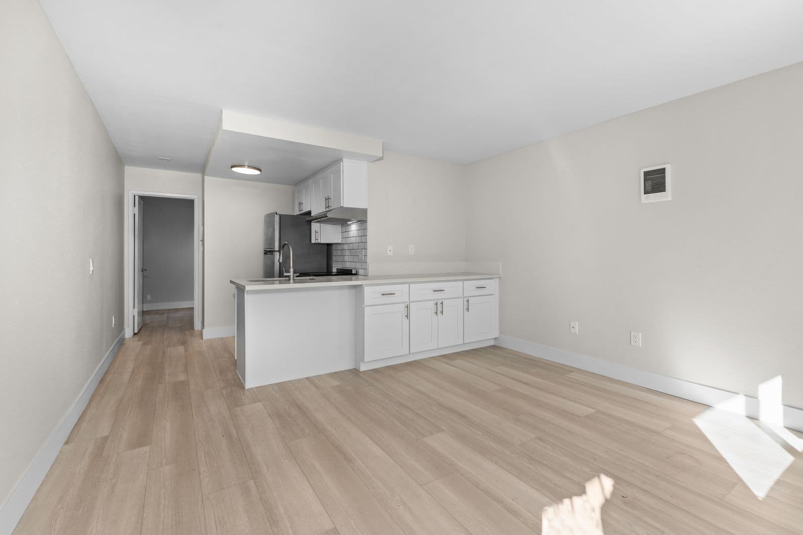 San Diego Apartment: 4454 Utah St