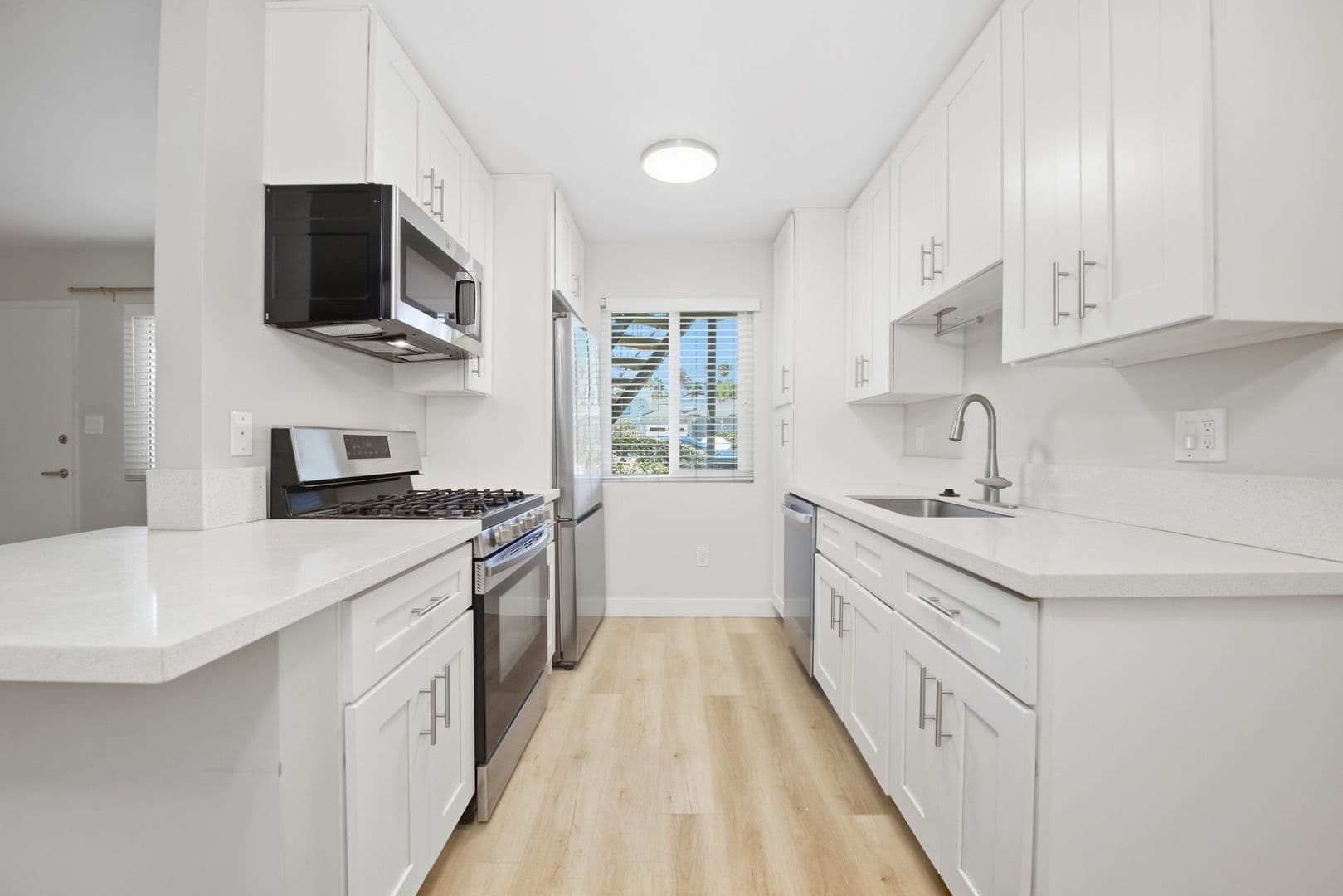 San Diego Apartment: 2003 Emerald St