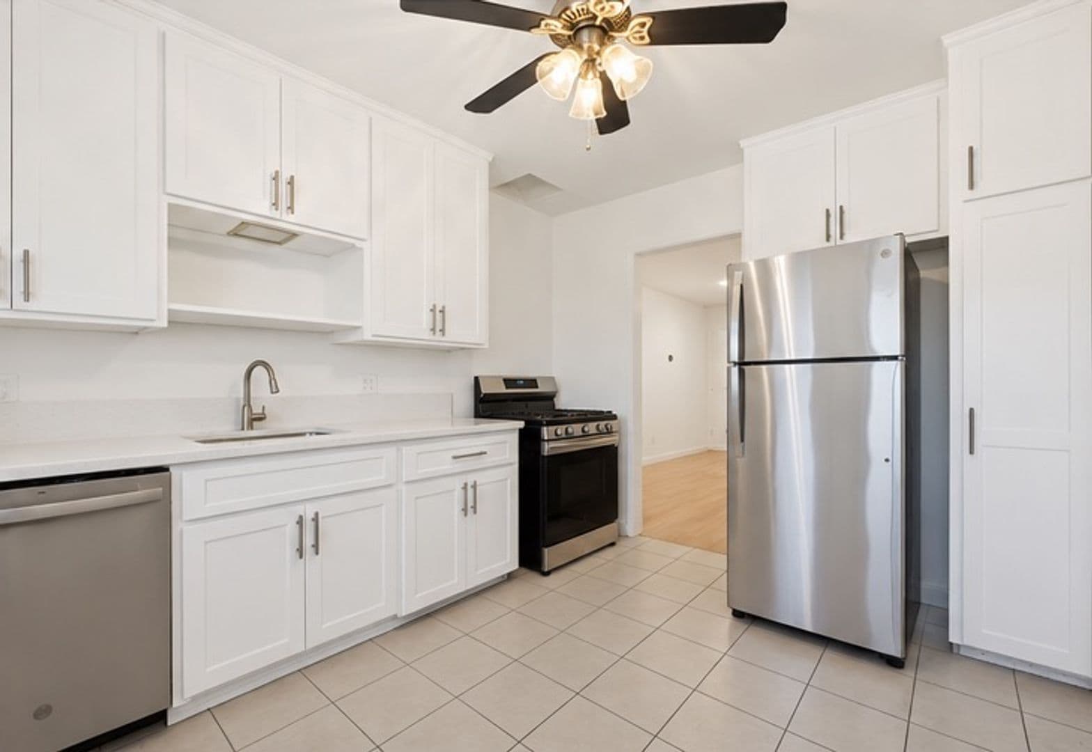 San Diego Apartment: 4474 Hamilton St