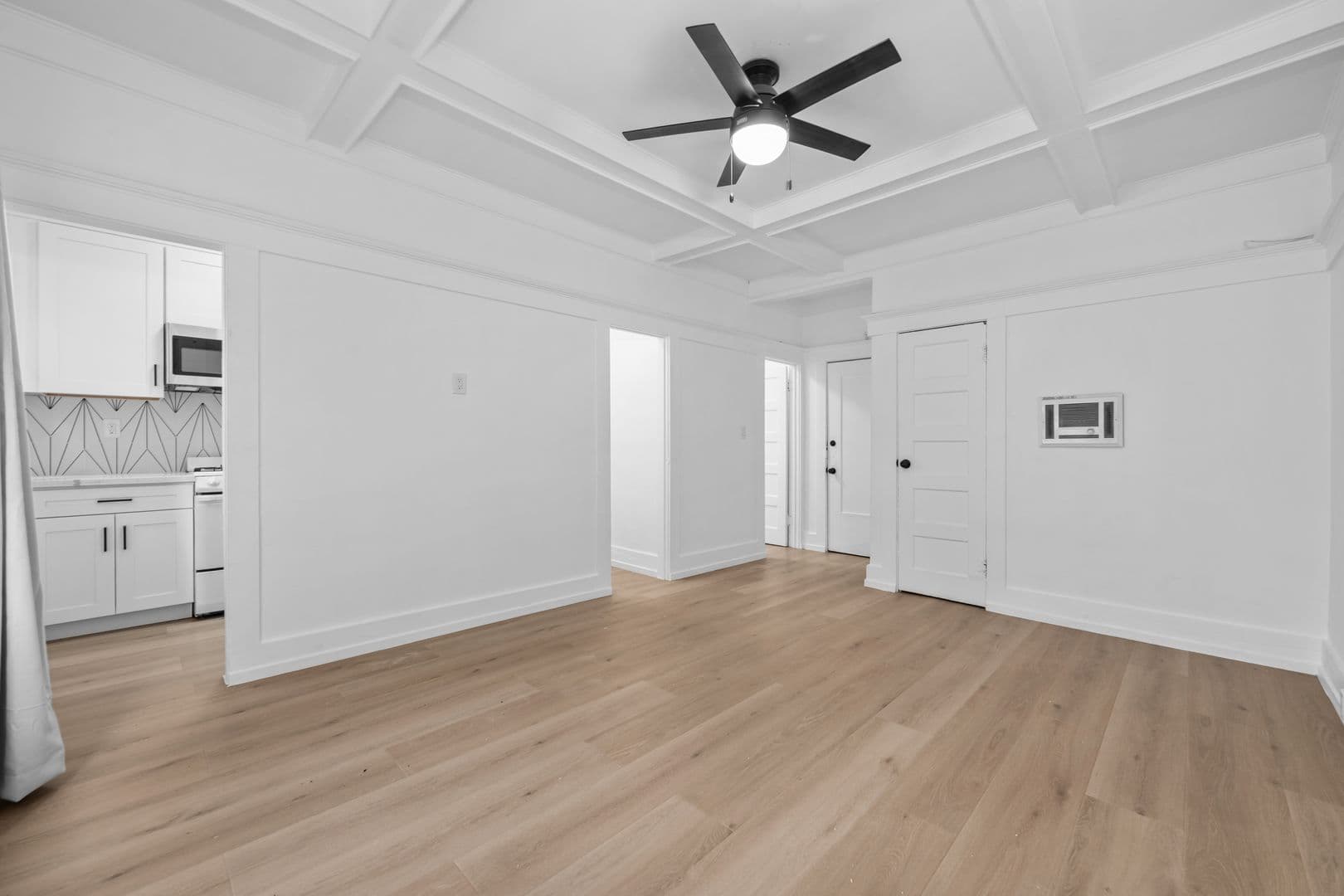 San Diego Apartment: 3105 5th Ave