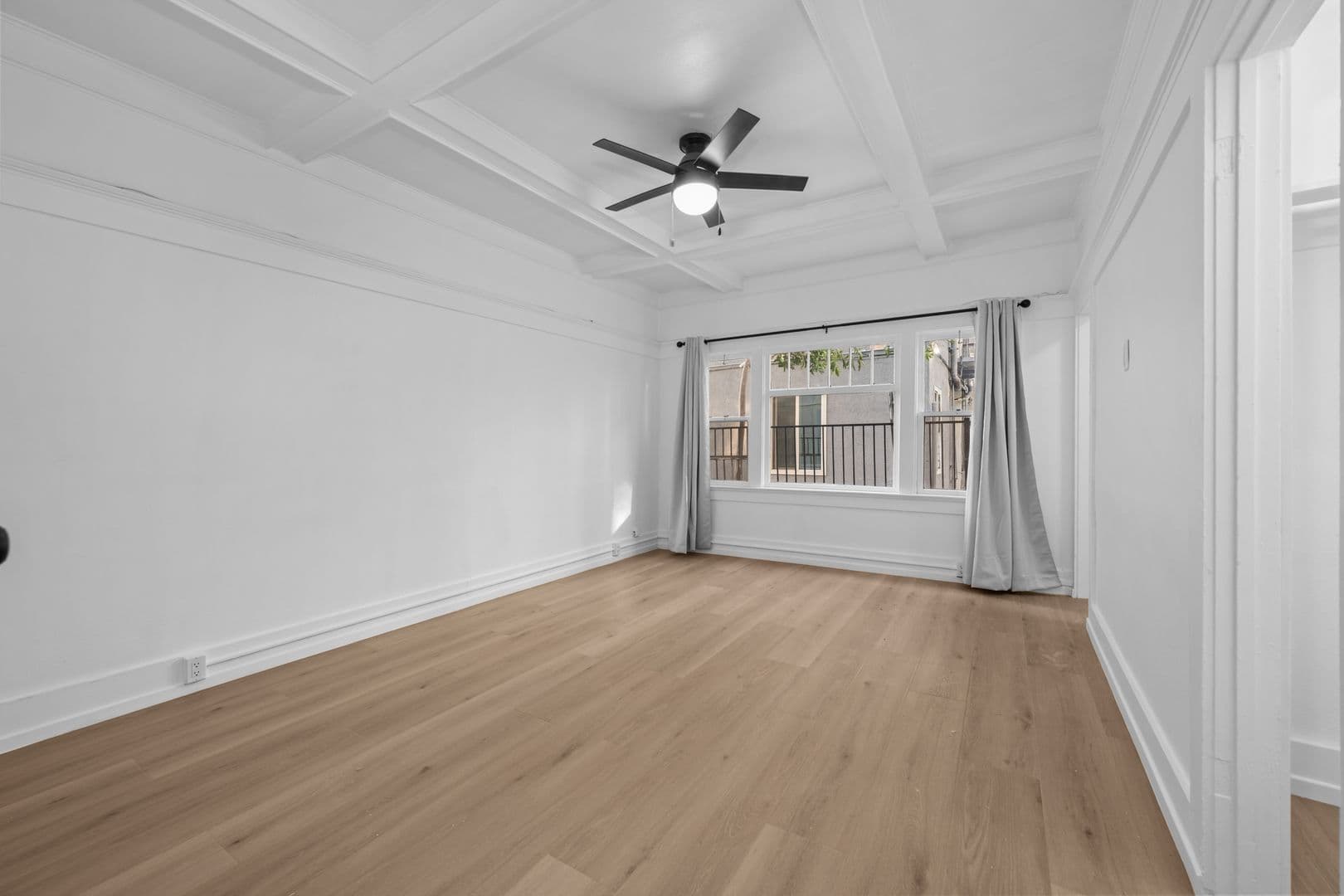 San Diego Apartment: 3105 5th Ave