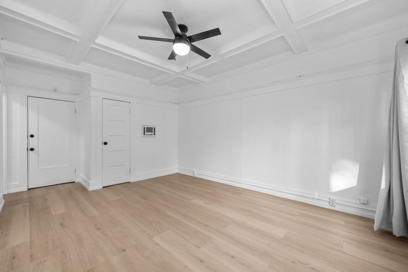 San Diego Apartment: 3105 5th Ave