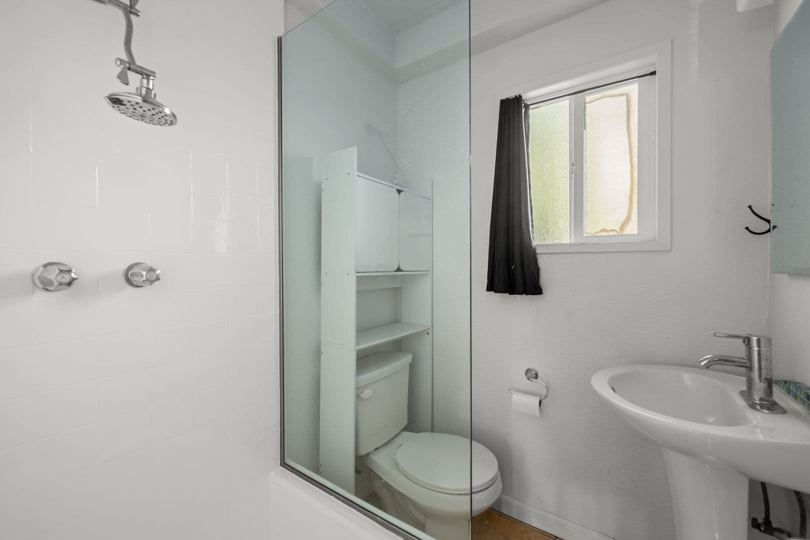 San Diego Apartment: 3917 Haines St