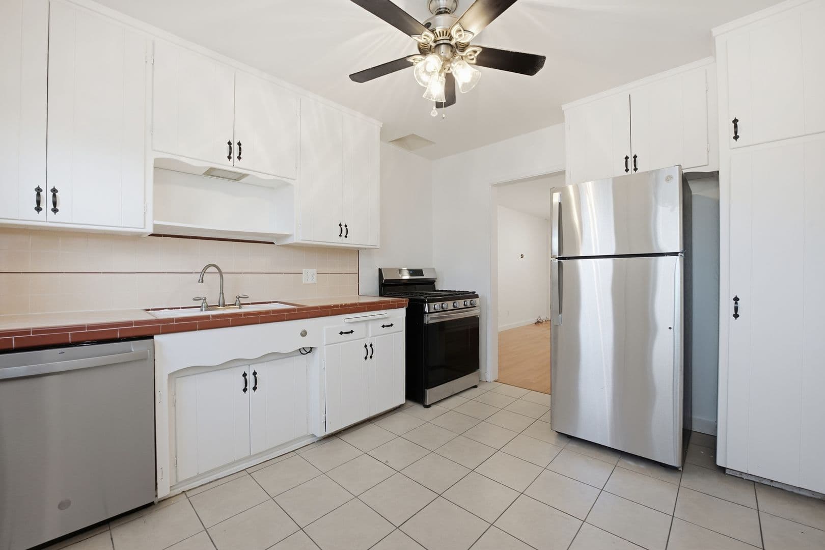 San Diego Apartment: 4474 Hamilton St