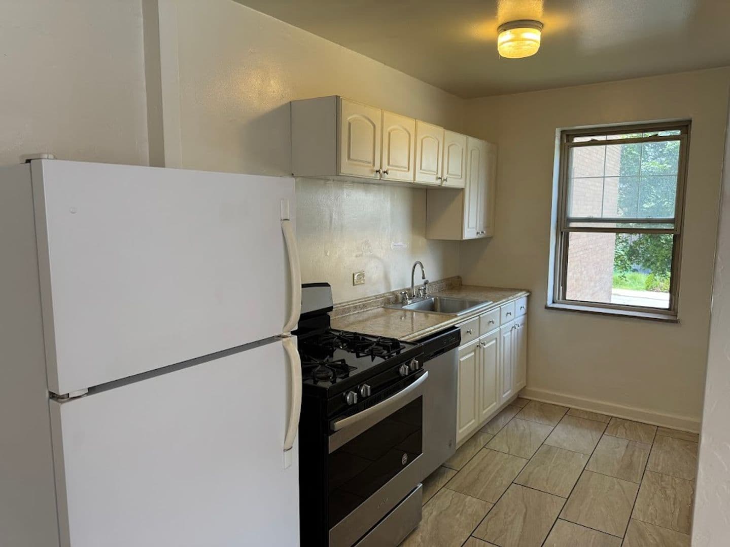 Pittsburgh Apartment: 5506 Fifth Avenue