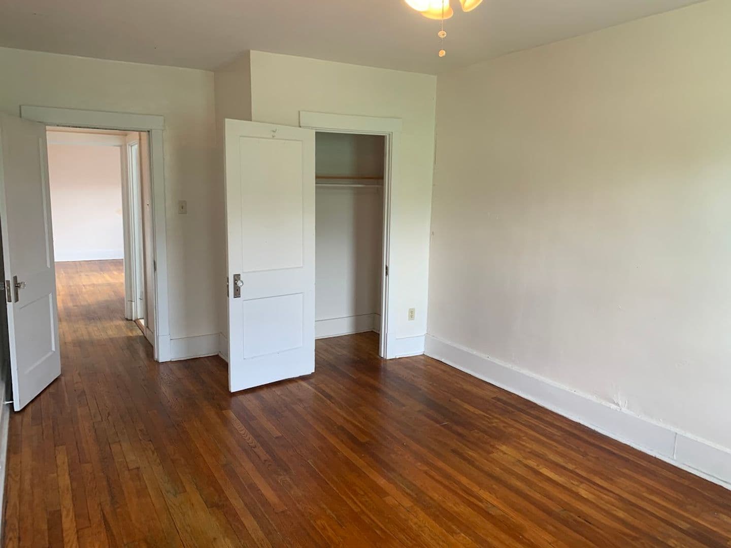 Pittsburgh Apartment: 1927 Murray