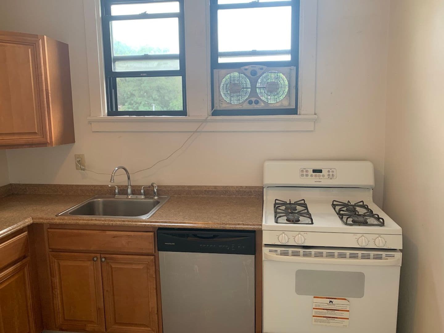 Pittsburgh Apartment: 1927 Murray