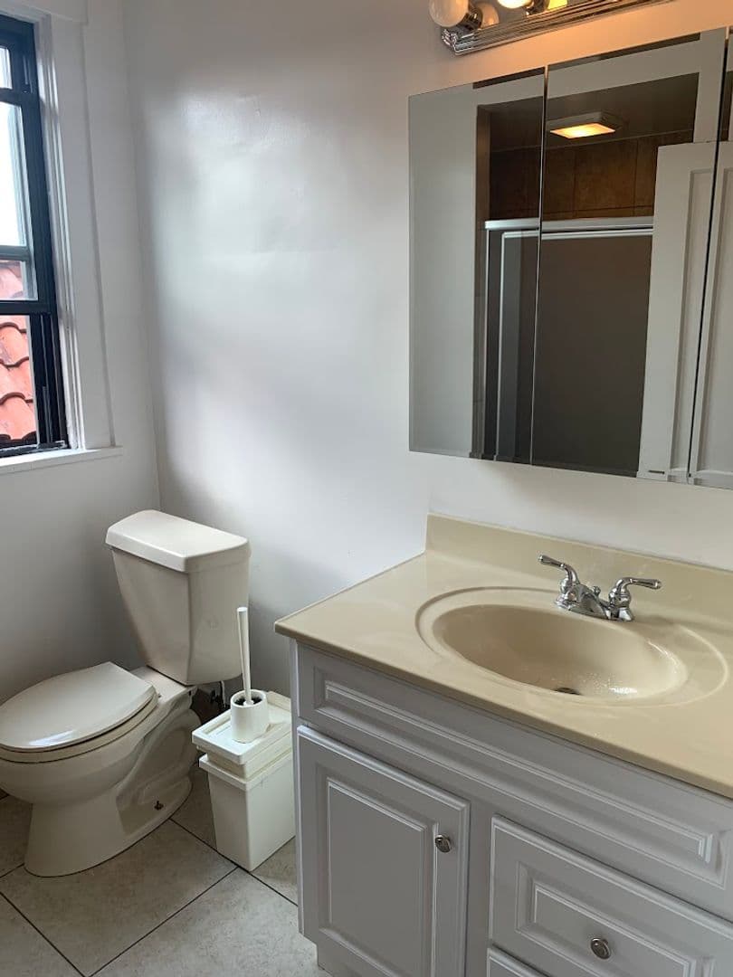 Pittsburgh Apartment: 1927 Murray