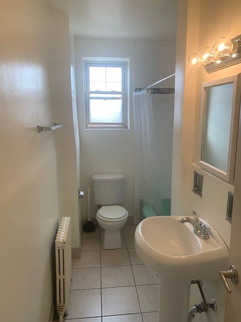 Pittsburgh Apartment: 5506 Fifth Avenue