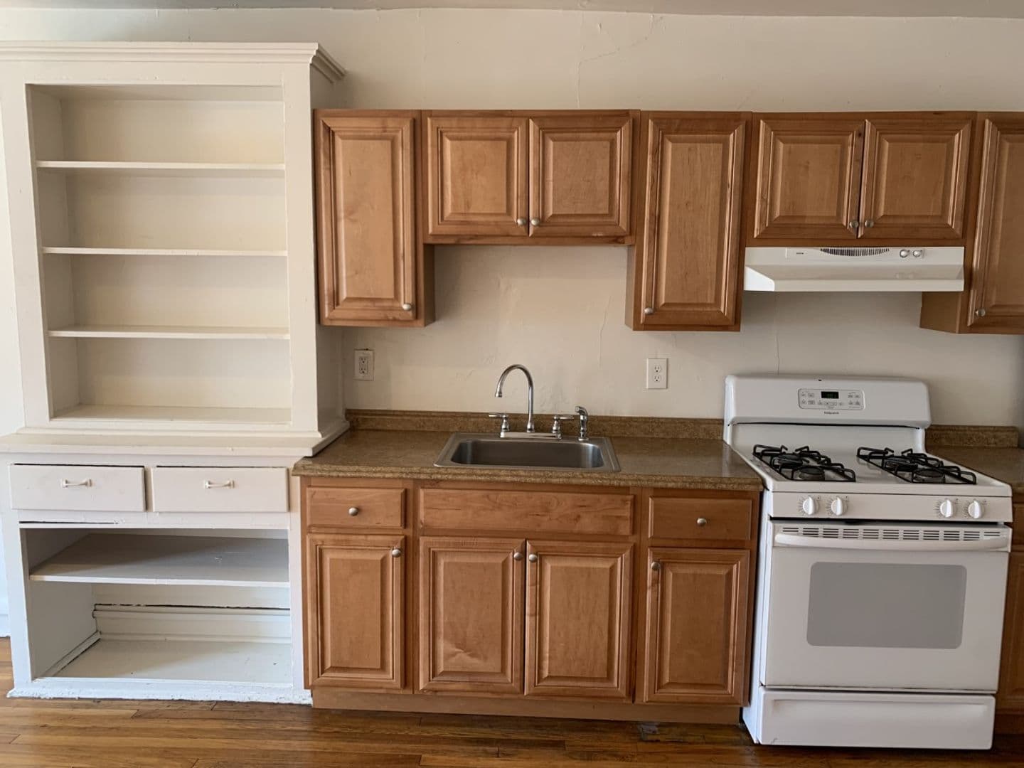 Pittsburgh Apartment: 1927 Murray