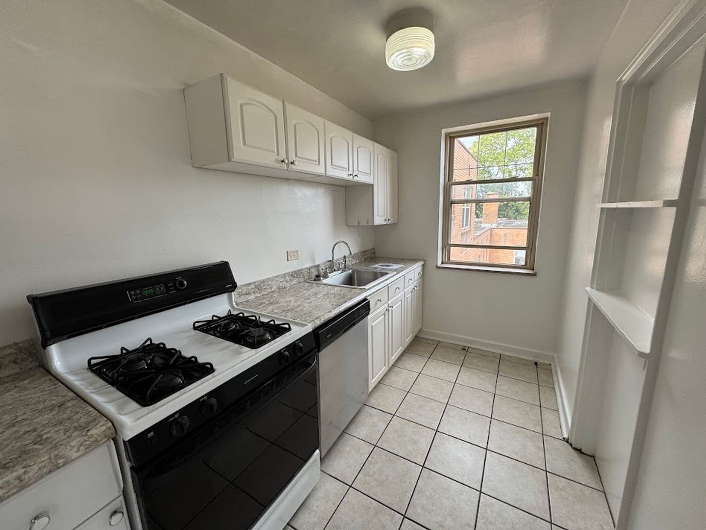 Pittsburgh Apartment: 5506 Fifth Avenue