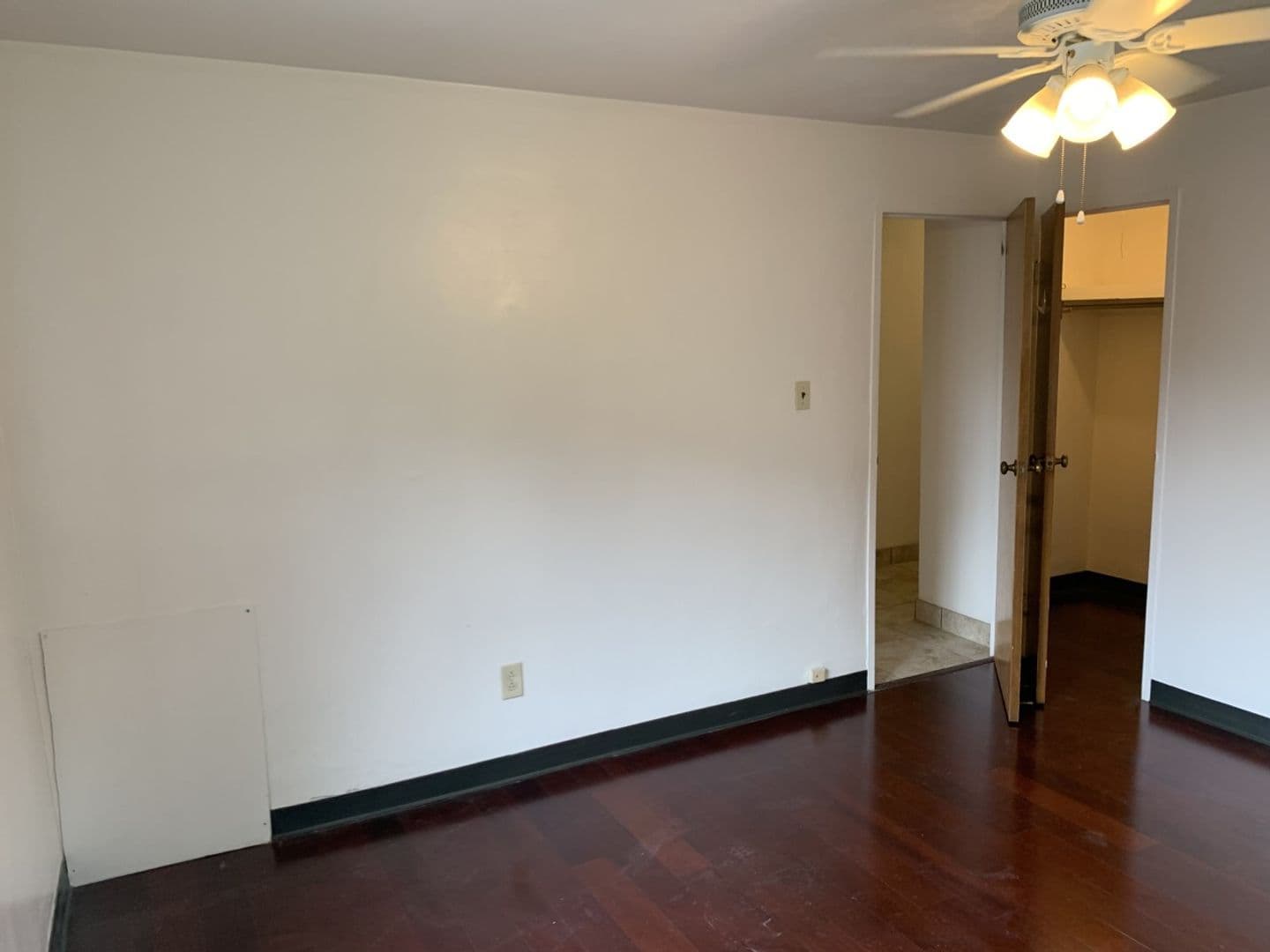Pittsburgh Apartment: 819 College Avenue
