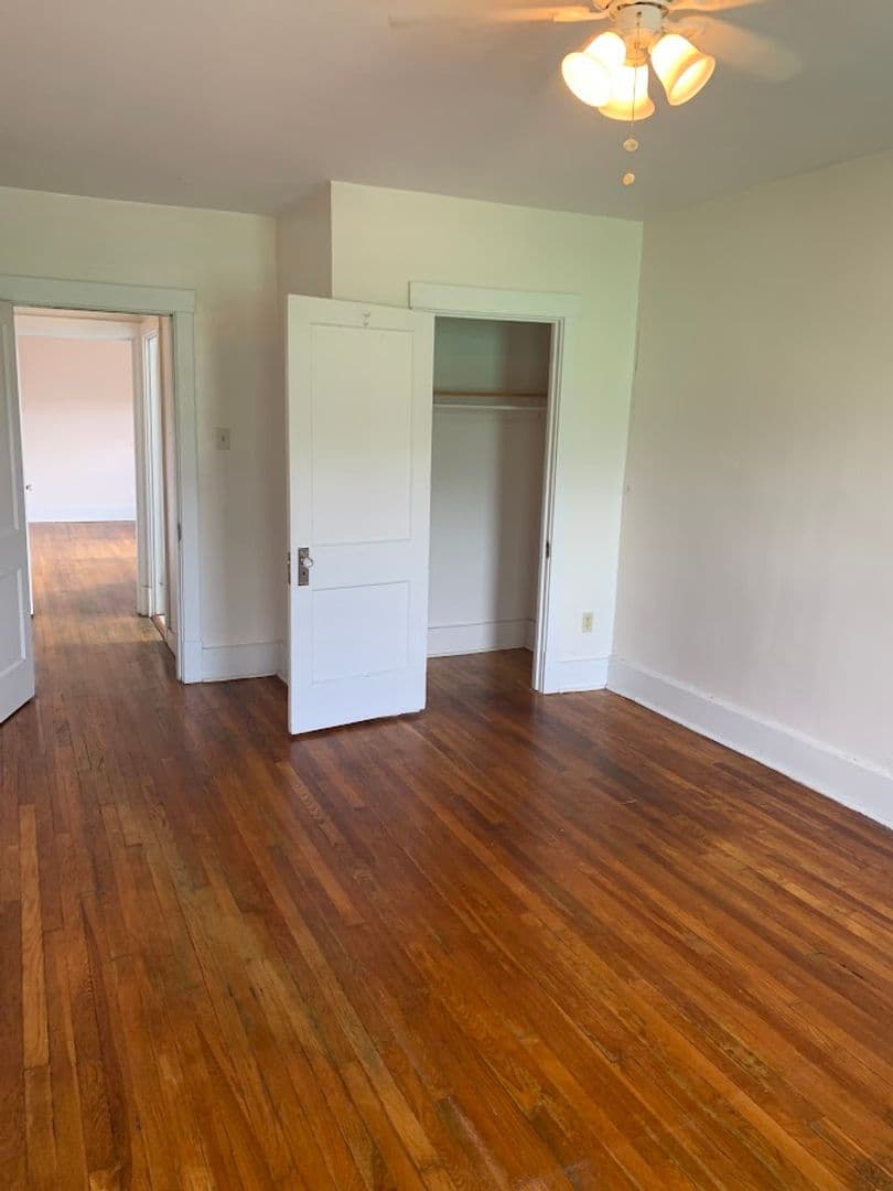 Pittsburgh Apartment: 1927 Murray