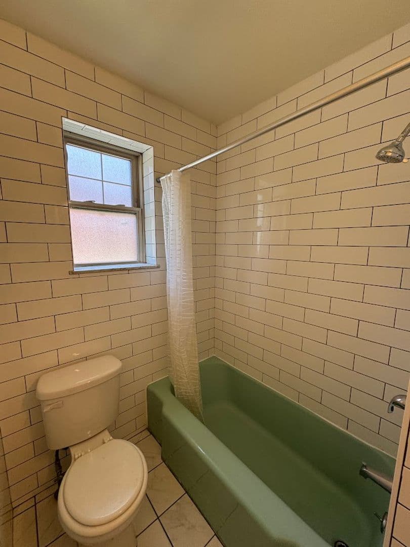 Pittsburgh Apartment: 5506 Fifth Avenue