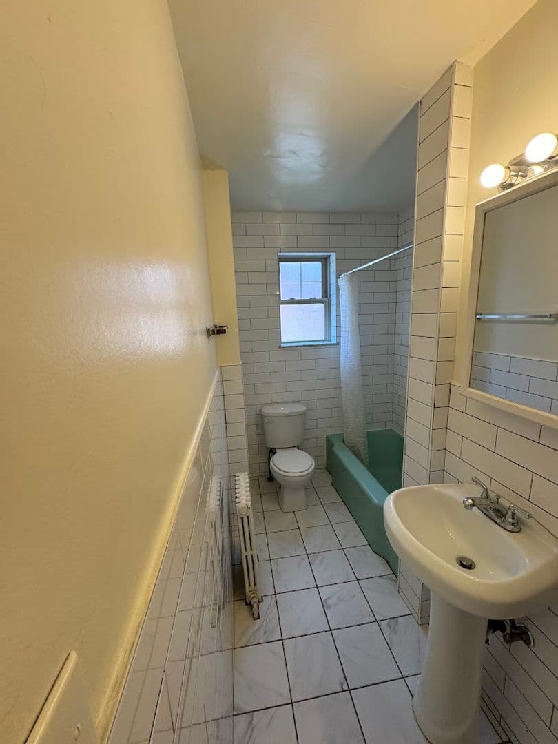 Pittsburgh Apartment: 5506 Fifth Avenue