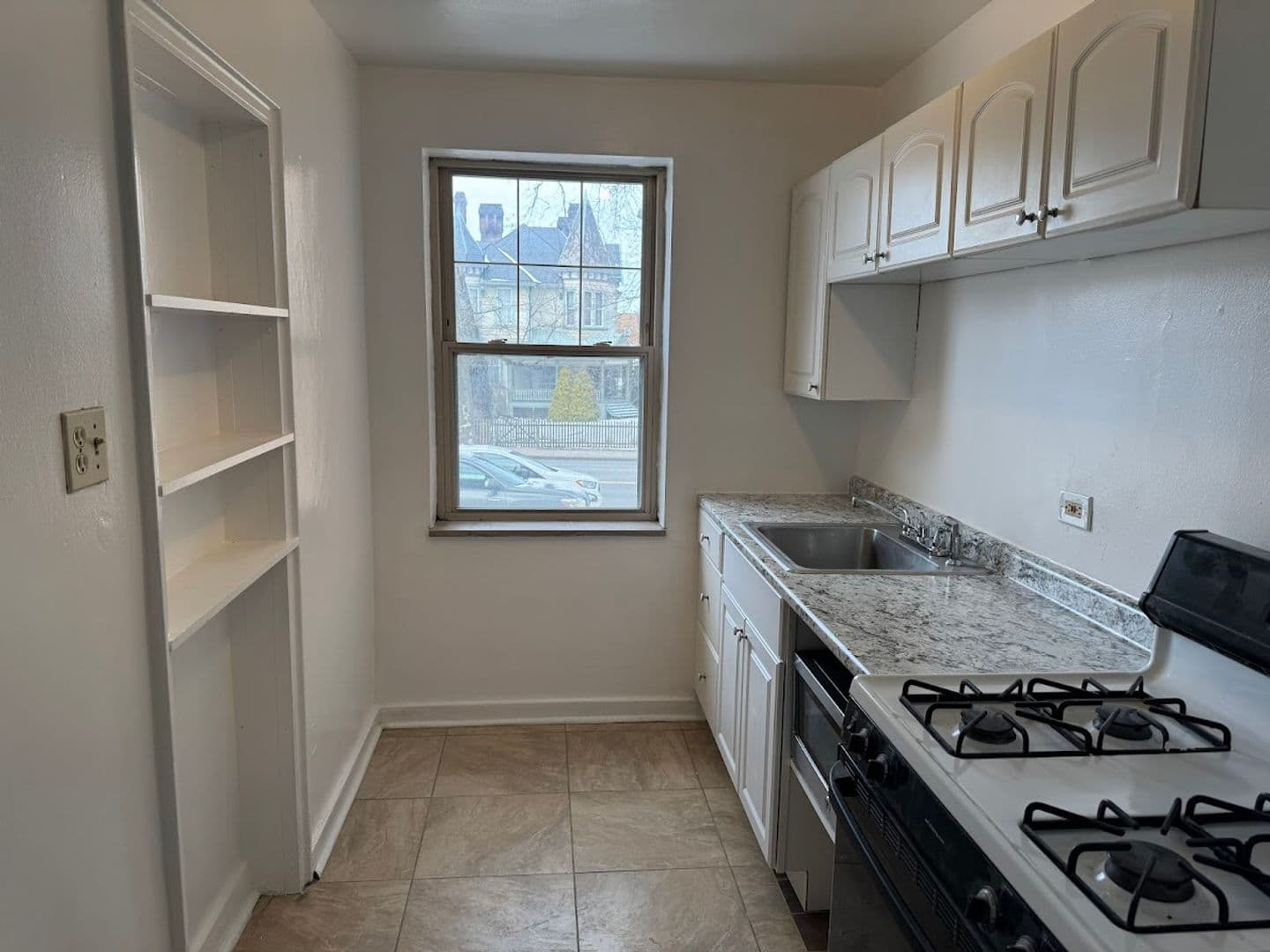 Pittsburgh Apartment: 5506 Fifth Avenue