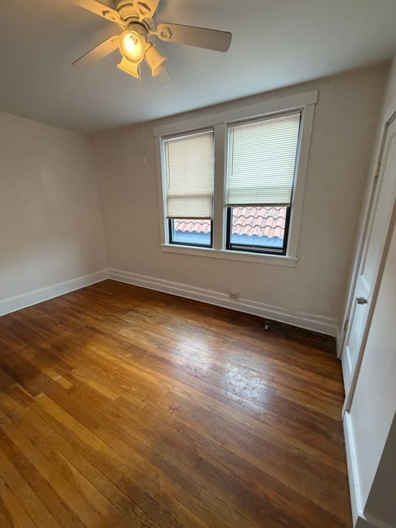 Pittsburgh Apartment: 1927 Murray