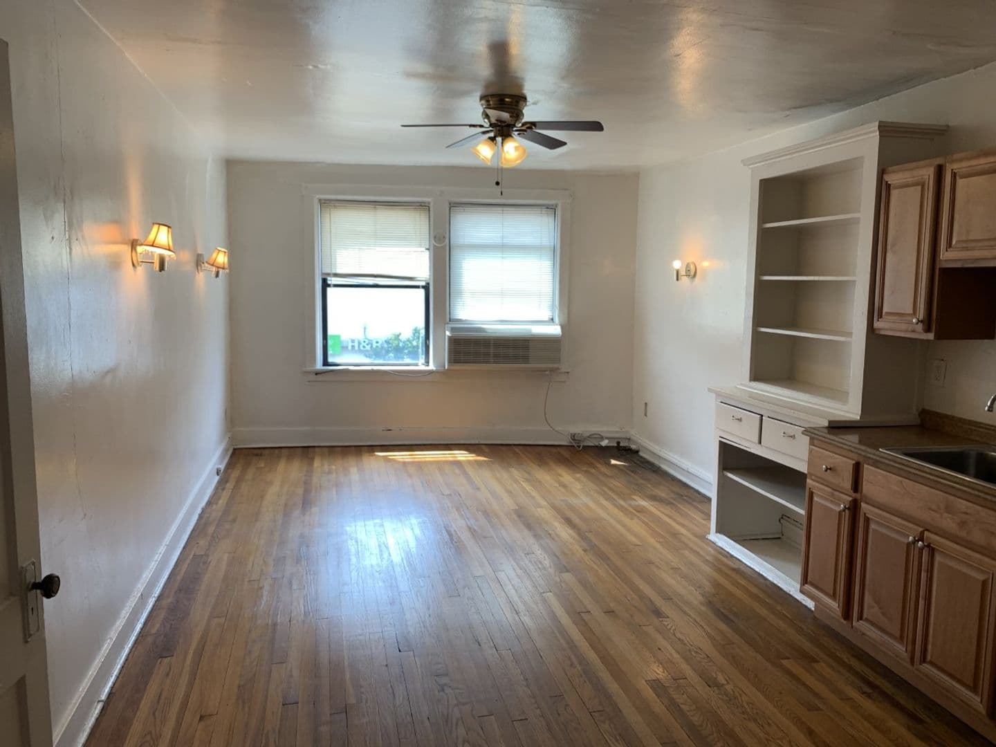 Pittsburgh Apartment: 1927 Murray