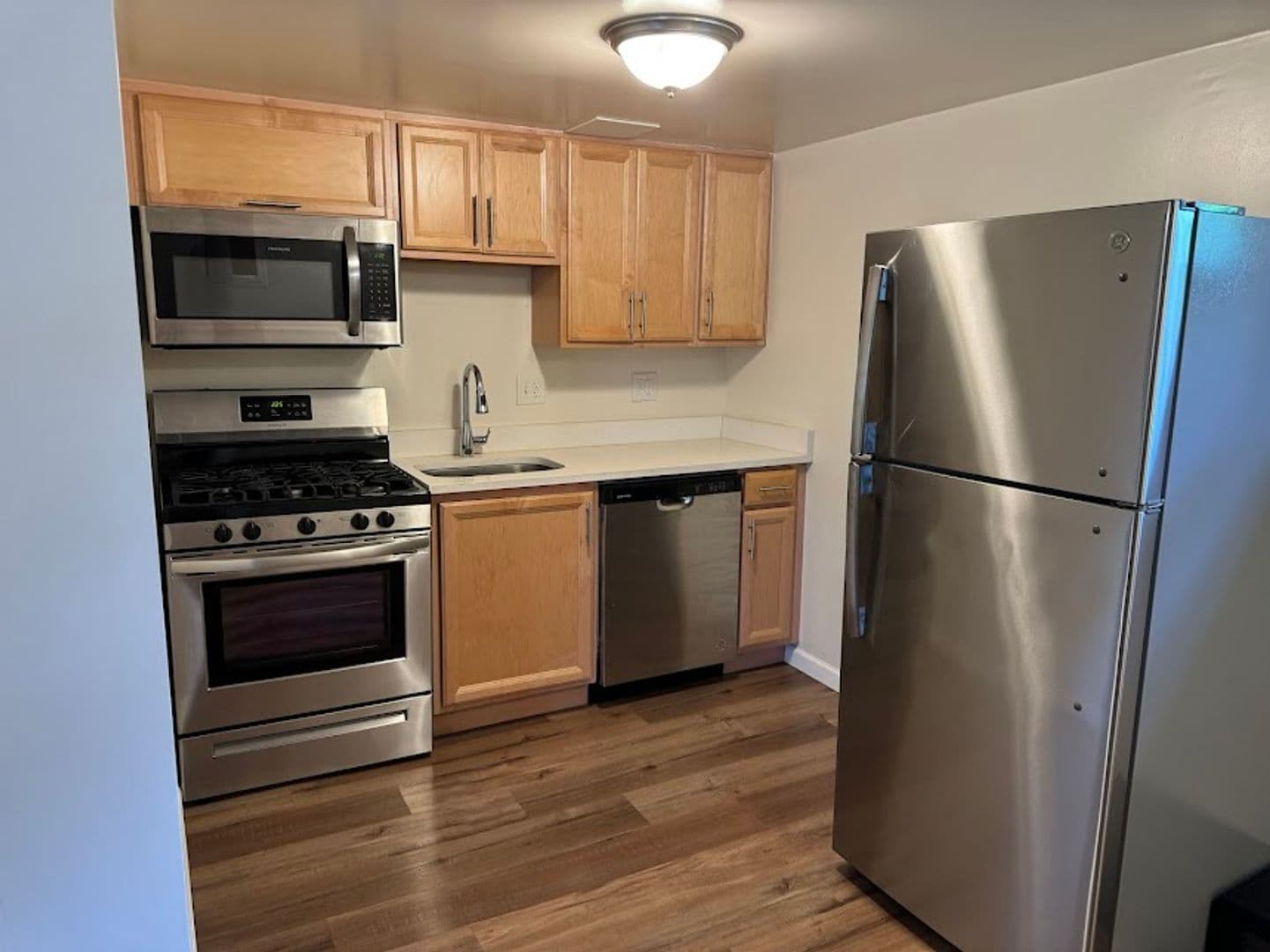 Pittsburgh Apartment: 255 Shady Ave