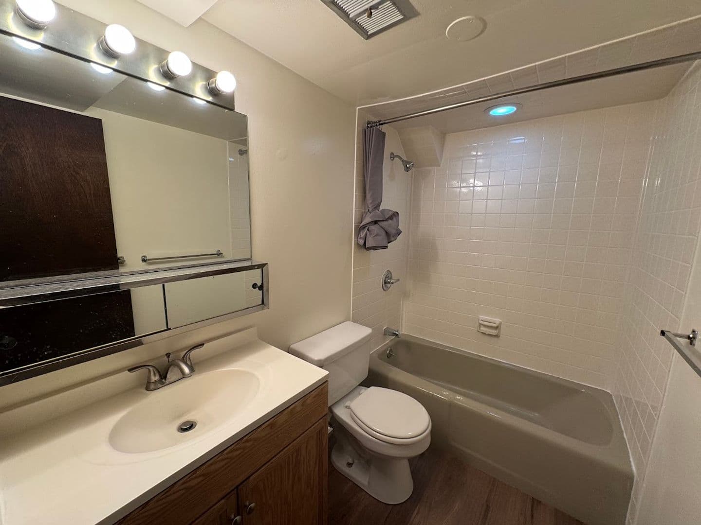 Pittsburgh Apartment: 255 Shady Ave