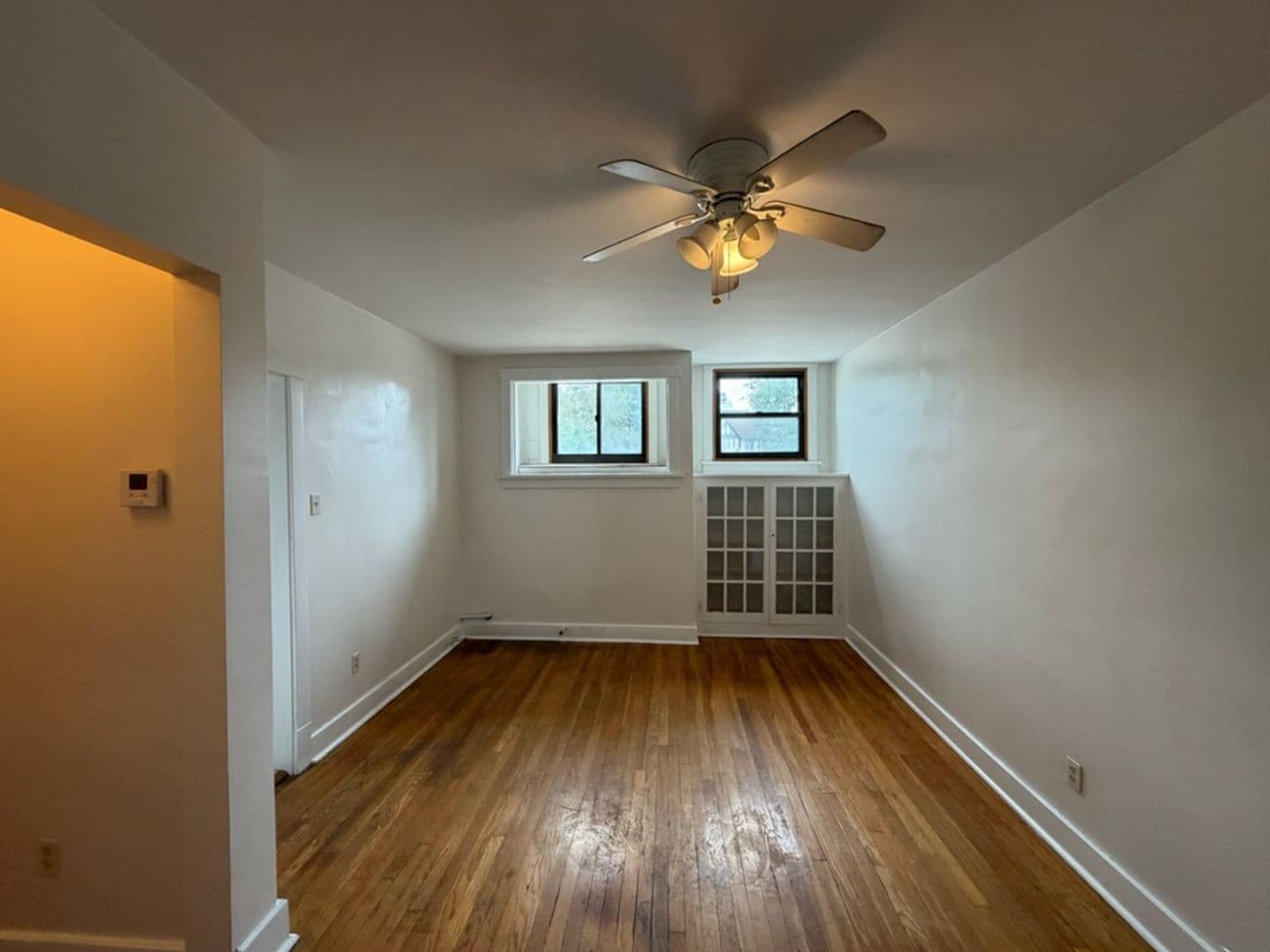 Pittsburgh Apartment: 1927 Murray
