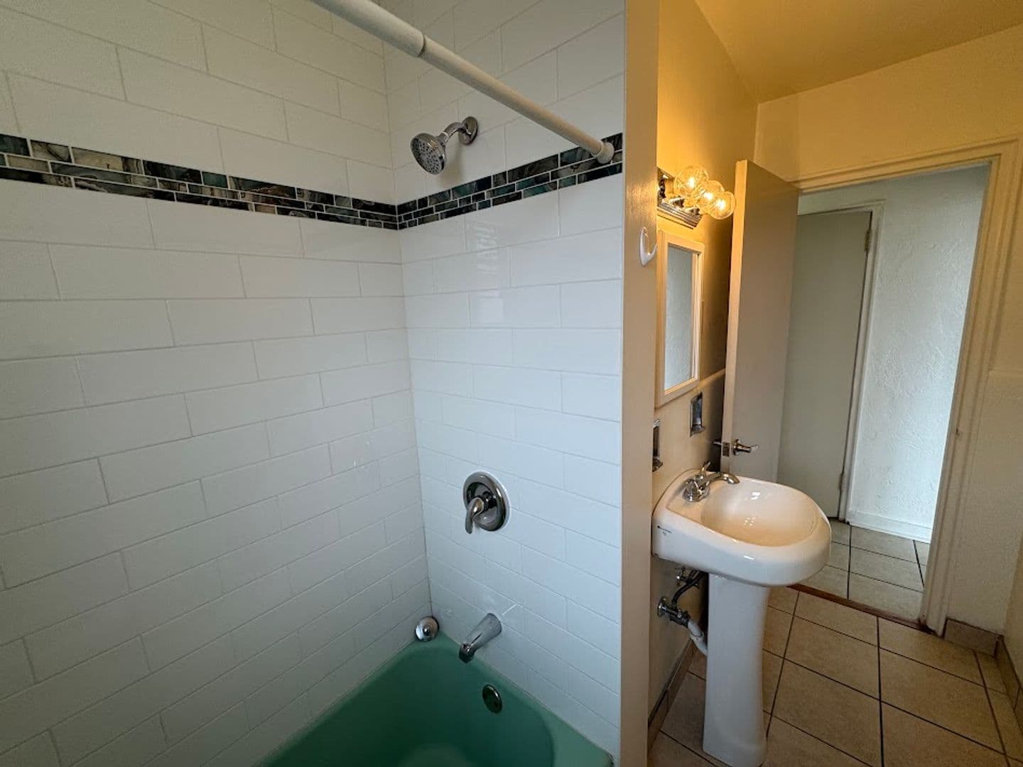 Pittsburgh Apartment: 5506 Fifth Avenue