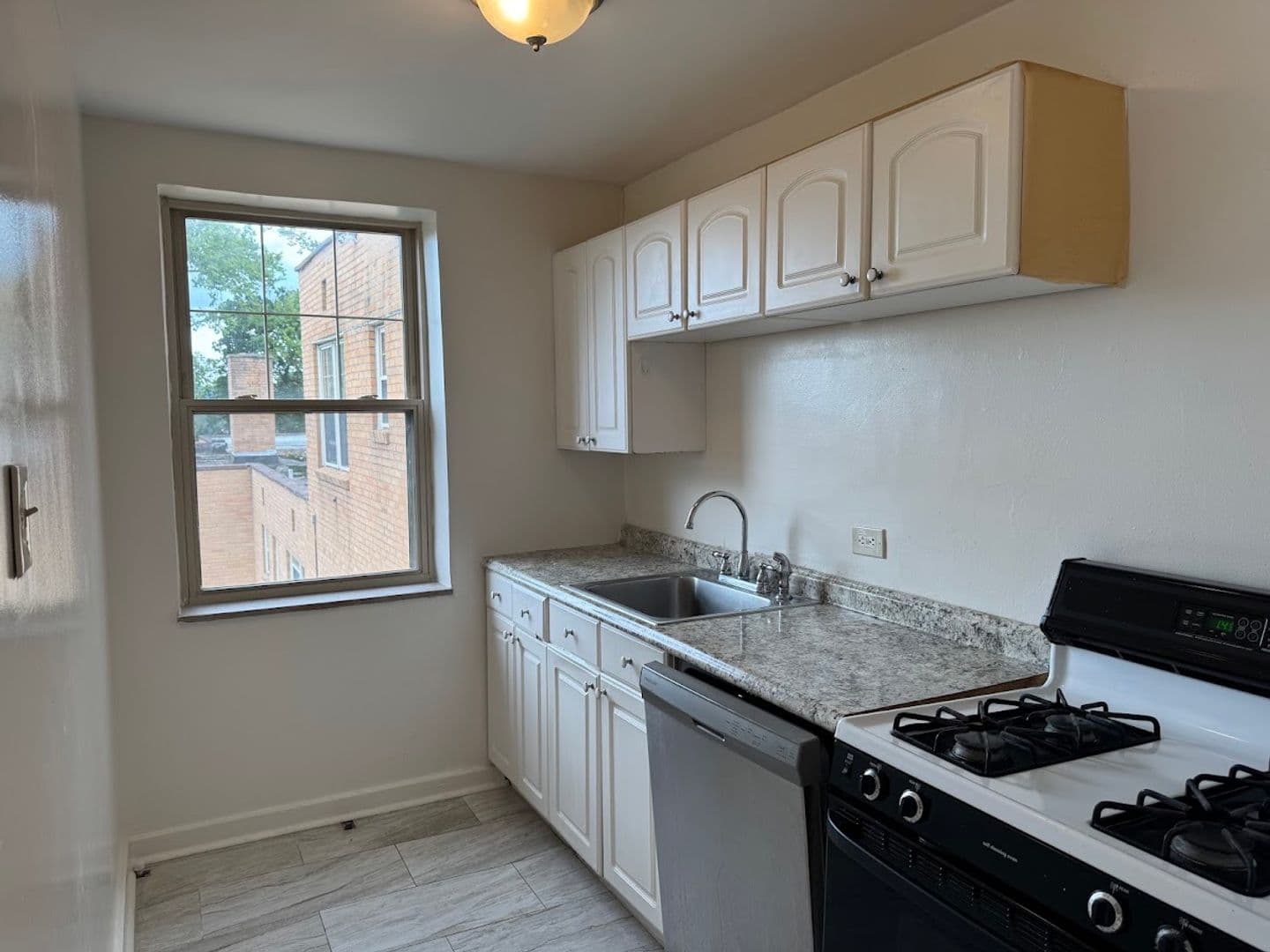 Pittsburgh Apartment: 5506 Fifth Avenue