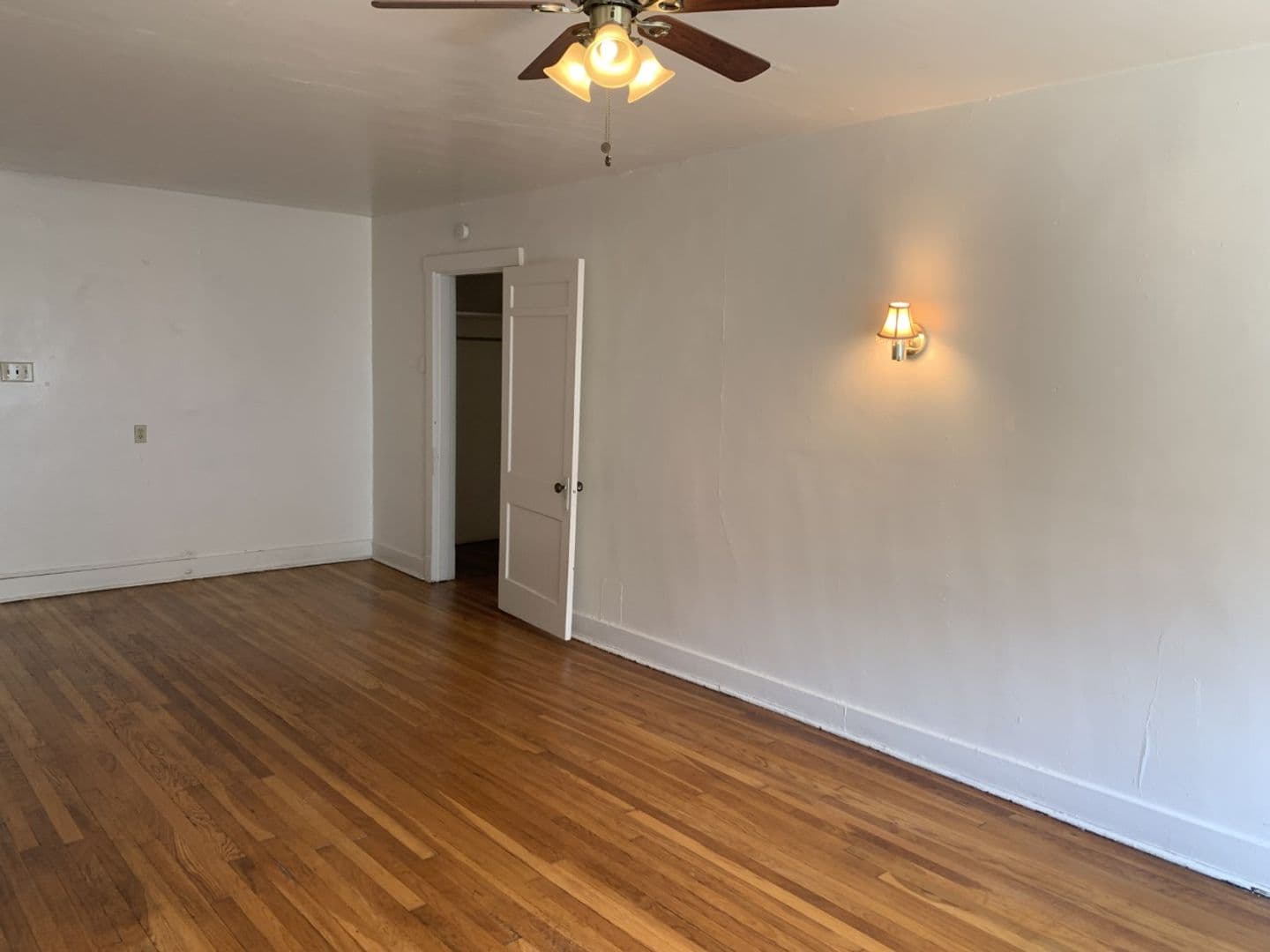 Pittsburgh Apartment: 1927 Murray