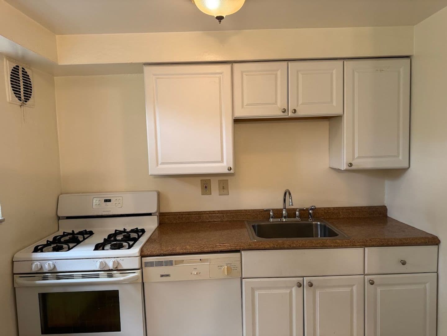 Pittsburgh Apartment: 2355 Eldridge
