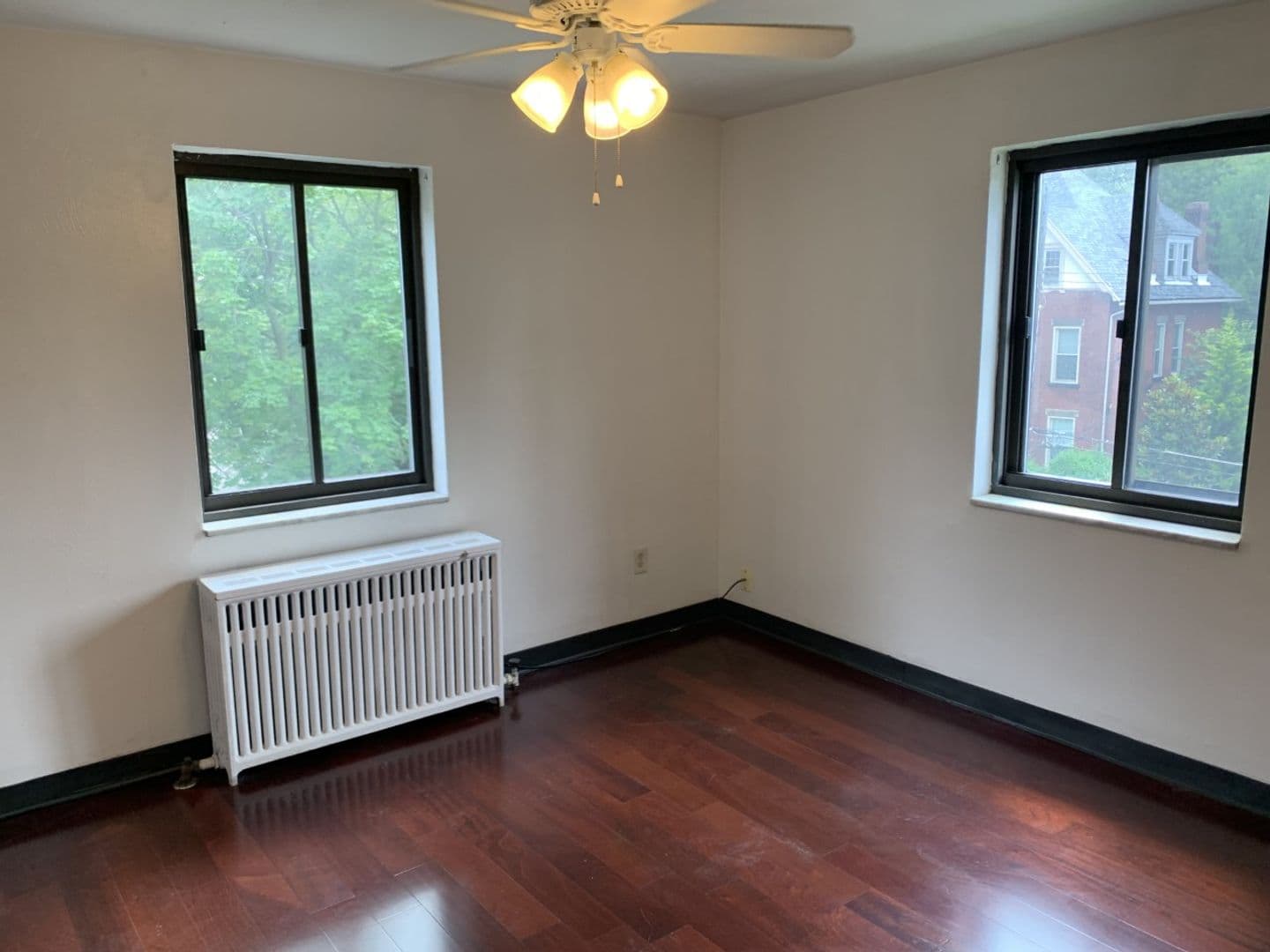 Pittsburgh Apartment: 819 College Avenue
