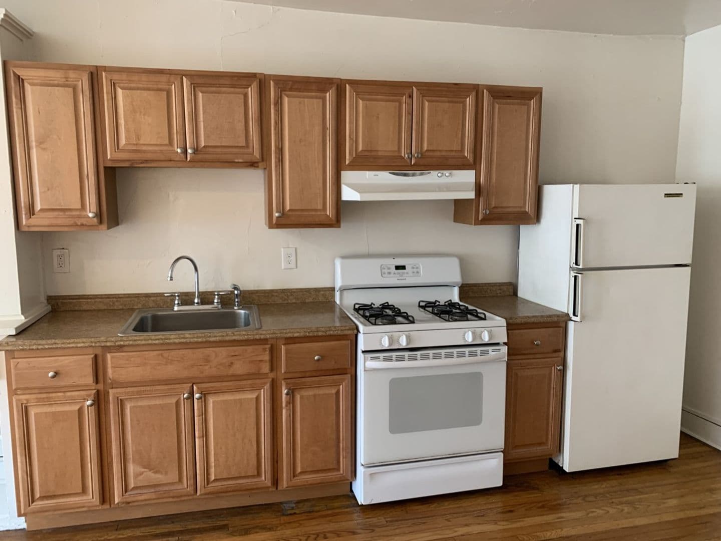 Pittsburgh Apartment: 1927 Murray